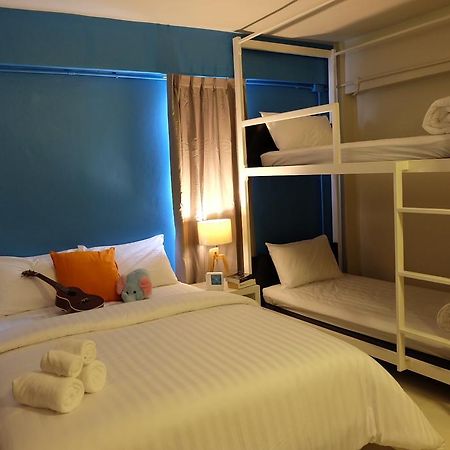 Oyes Hostel Krabi Quarto foto
